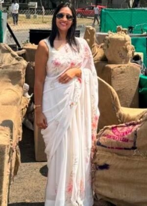 Women’s Pure Soft Linen Cotton Banarasi Silk Saree – Elegant White FlowerJaal Design