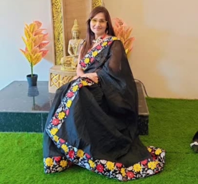 Fiza Husain, a fashionable and visionary entrepreneur, inspires Indian women with her stylish clothing store and dedication to modern success.