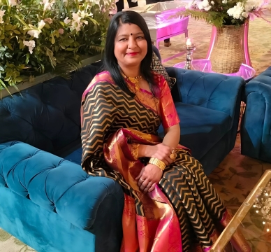 Kavita Goel, a champion for women's empowerment and a thriving entrepreneur, inspires Indian women with her clothing store and dedication to impactful change.