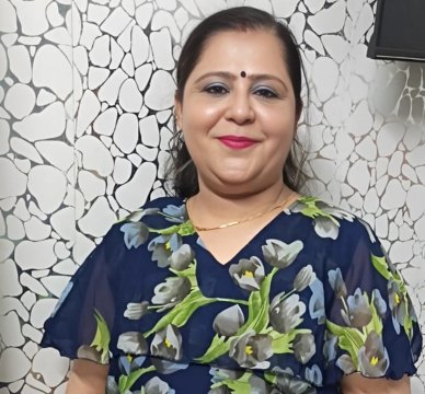 Neelam Sharma motivates women with her passion for fashion and self-expression. Her journey embodies strength, creativity, and empowerment.