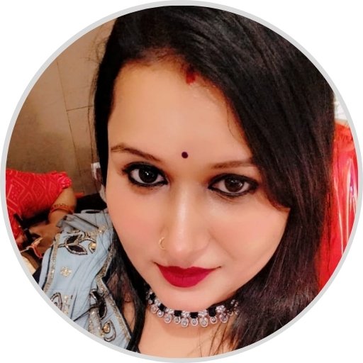 Misty Agarwal, a homemaker with a confident smile, radiating creativity and inspiration, encouraging women to balance life with grace and ambition.