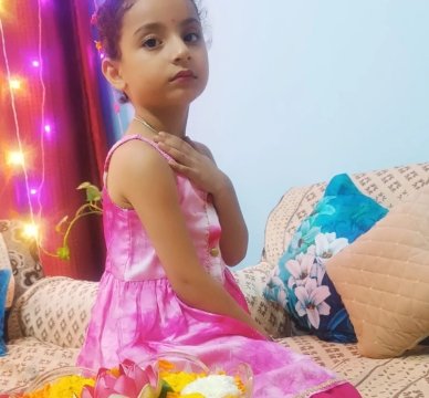 Evanshi Bhagoria, a confident and cheerful young star, inspiring through her charm, creativity, and enthusiasm for exploring life's possibilities.