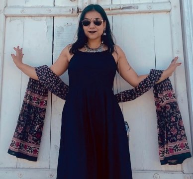 Deepali Awasthi, a confident model, inspiring women to embrace fashion, creativity, and self-expression with confidence and style.