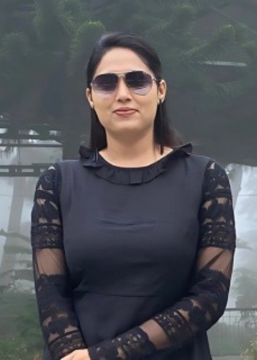 100% UV Protected Aviator Sunglasses for Men and Women - Stylish & Durable - Shivani Jaswal 100% UV-Protected Aviator Sunglasses for Men and Women – Large Size, Classic Design