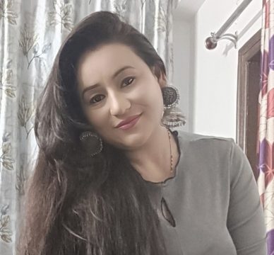 Poonam Rawat, a women's empowerment entrepreneur, inspires Indian women with her success through her clothing store and impactful initiatives.