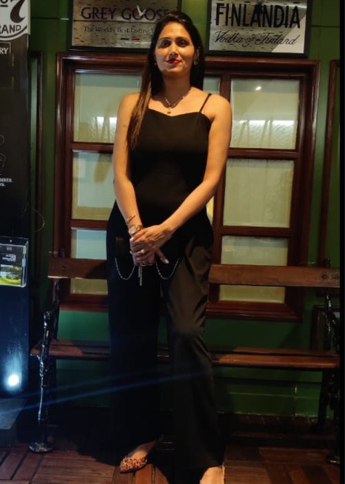 Snehal Deshmukh gracefully balances her roles as a model and a devoted housewife.