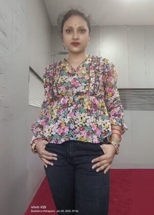 Women's Premium Denim Straight Jeans, Stylish Fit, High-Quality Stretch Fabric, Comfortable All-Day Wear.