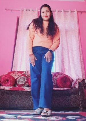 Women's High-Waist Wide Leg Jeans in Classic Blue with Raw Hem – Trendy & Comfortable Denim Fashion.