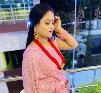 Poonam Kashyap – A dedicated homemaker nurturing a happy and harmonious family life.