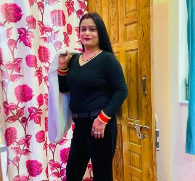 Poonam Kashyap – A dedicated homemaker nurturing a happy and harmonious family life.