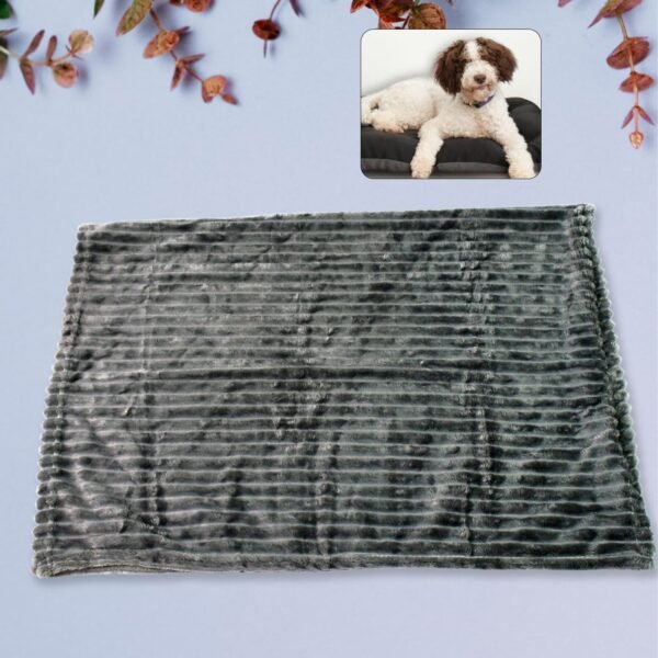 Pet Soft Cat Dog Blanket / Towel (110Ã—70 Cm / 1 Pc / Mix Color & Design)