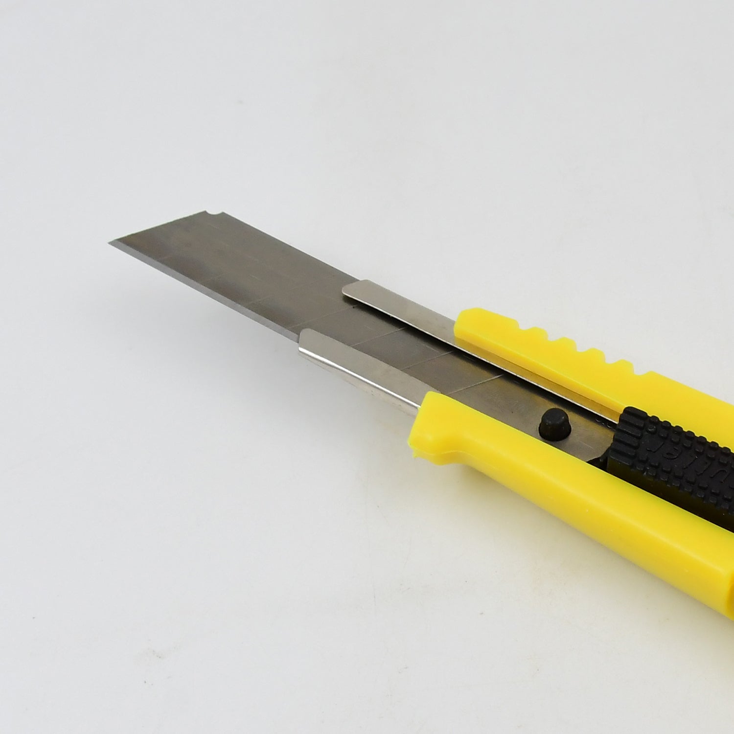 Heavy Duty, Working Cutter Knife (1 Pc) - Shivani Jaswal Heavy Duty, Working Cutter Knife (1 Pc)