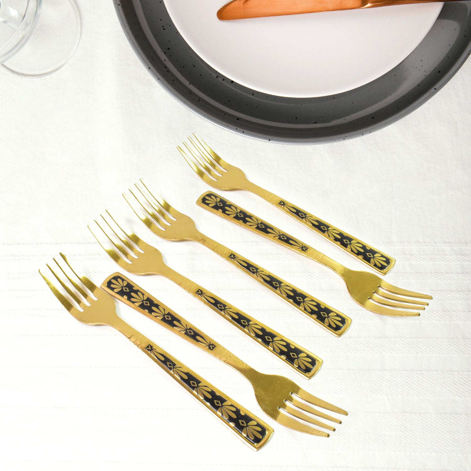 Stainless Steel Premium Fork Traditional Design Tablewar (6 Pcs Set / Golden) - Shivani Jaswal Stainless Steel Premium Fork Traditional Design Tablewar (6 Pcs Set / Golden)