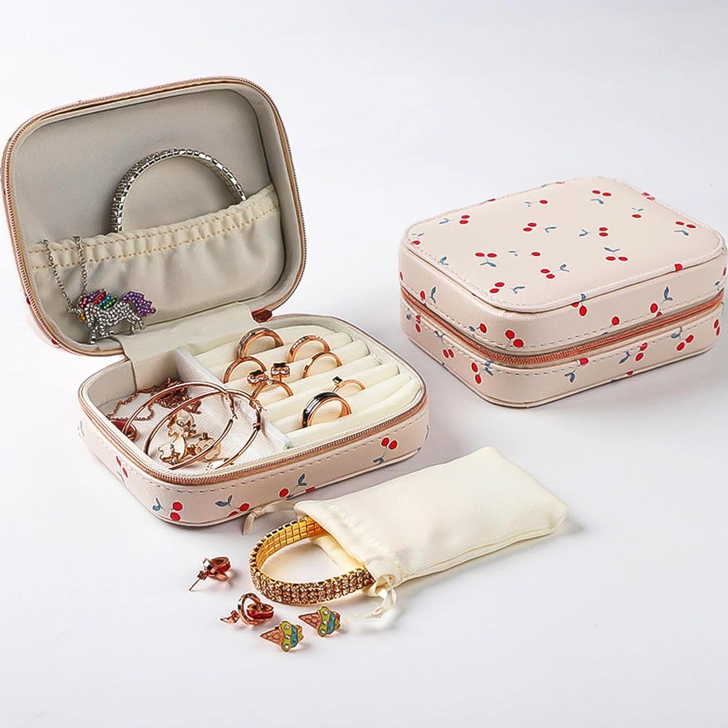 Jewelry Travel Organizer Case (1 Pc / Mix Design) - Shivani Jaswal Jewelry Travel Organizer Case (1 Pc / Mix Design)