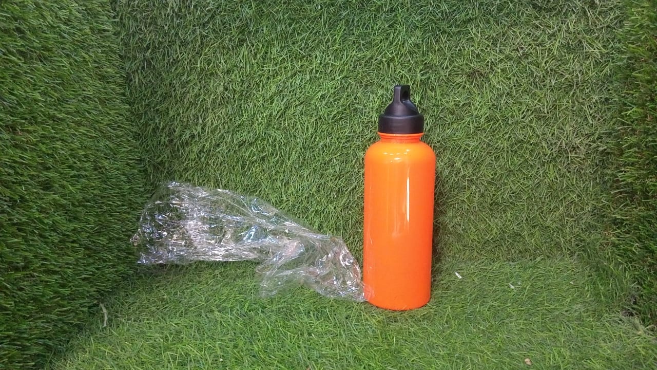 Premium Plastic Water Bottle – Fridge, Office, Gym, Yoga (750ml) - Shivani Jaswal Premium Plastic Water Bottle – Fridge, Office, Gym, Yoga (750ml)
