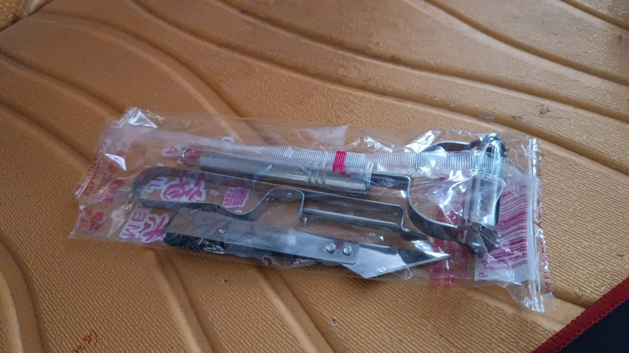 3 In 1 Stainless Steel Vegetable and Fruit Peeler Set (3 Pcs Set) - Shivani Jaswal 3 In 1 Stainless Steel Vegetable and Fruit Peeler Set (3 Pcs Set)