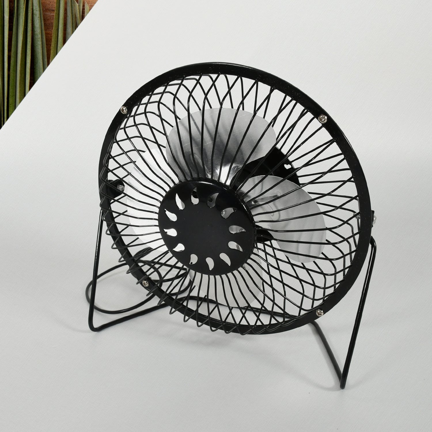USB Table Desk Personal Metal Electronic Fan, Compatible with Computers, Laptops, Student Dormitory, Suitable For Office, School Use (1 Pc) - Shivani Jaswal USB Table Desk Personal Metal Electronic Fan, Compatible with Computers, Laptops, Student Dormitory, Suitable For Office, School Use (1 Pc)