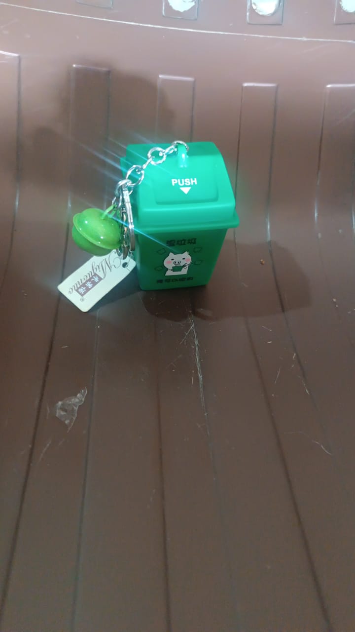 Trash Can Keychain Recycle Can Keyring Novelty Keychain Garbage Classification keyholder for and Adults - Shivani Jaswal Trash Can Keychain Recycle Can Keyring Novelty Keychain Garbage Classification keyholder for and Adults