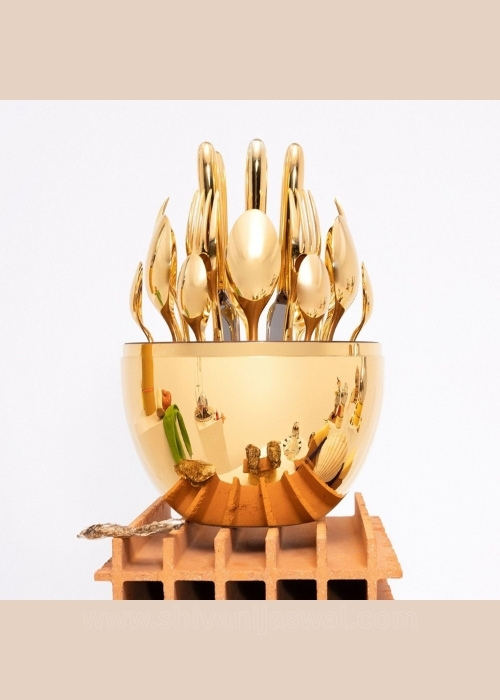 Luxury Golden Cutlery Set 24 Pcs with Oval Stand - Shivani Jaswal Cutlery Set 24 Pcs