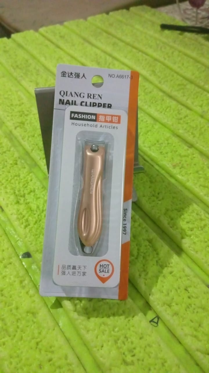Stainless Steel Folding Portable Large Nail Clippers with Nail File (1 Pc) - Shivani Jaswal Stainless Steel Folding Portable Large Nail Clippers with Nail File (1 Pc)