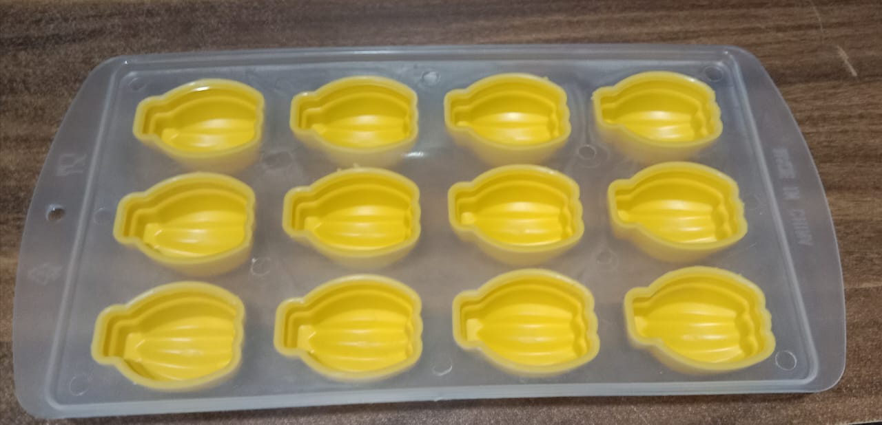 Silicone Fruit-Shaped Ice Cube Tray - Creative Multi-Design Freezer Mold (1 Pc) - Shivani Jaswal Silicone Fruit-Shaped Ice Cube Tray - Creative Multi-Design Freezer Mold (1 Pc)