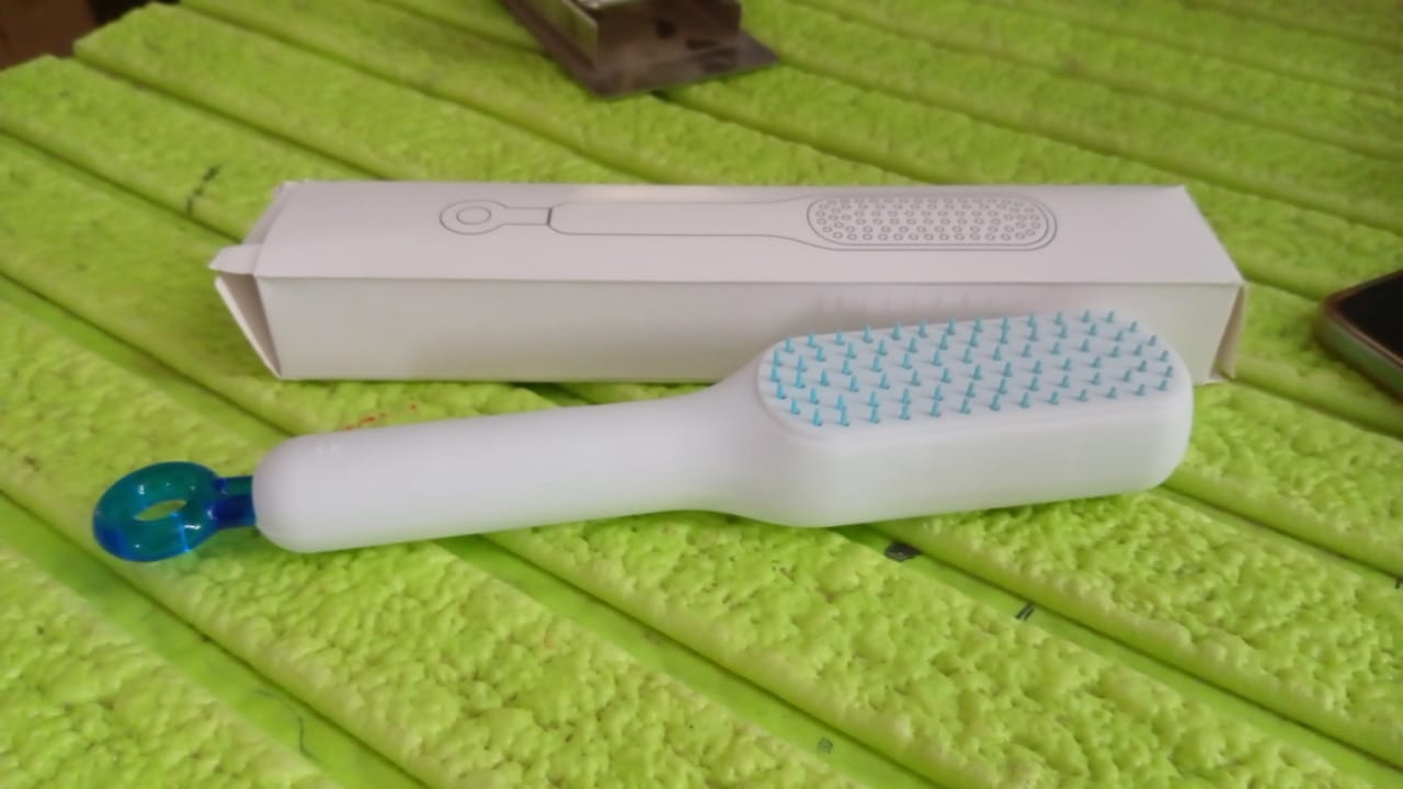 Self-Cleaning Hairbrush, Massage Comb (1 Pc / With Box), Hair accessories - Shivani Jaswal Self-Cleaning Hairbrush, Massage Comb (1 Pc / With Box), Hair accessories