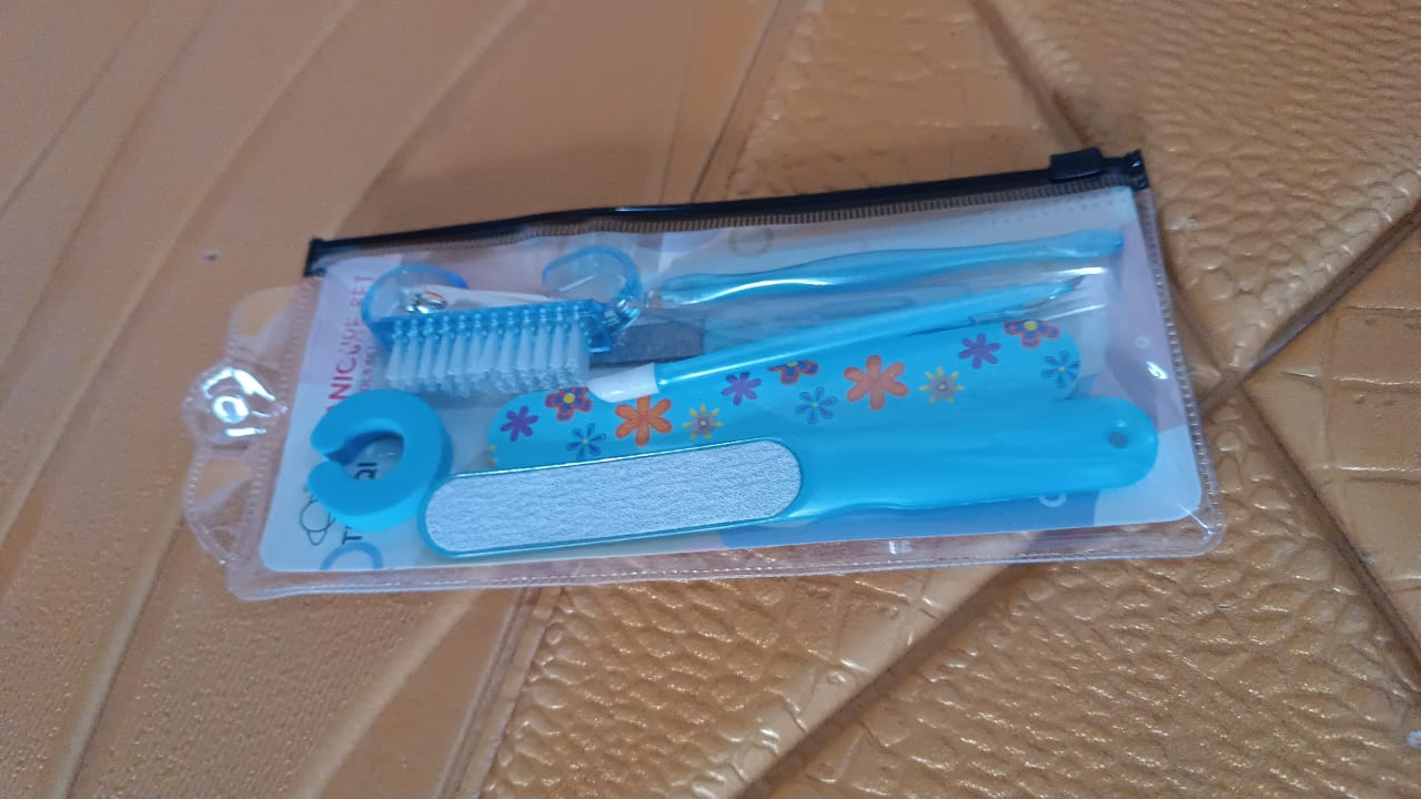 8 in 1 Manicure set Tool Kit - Shivani Jaswal 8 in 1 Manicure set Tool Kit