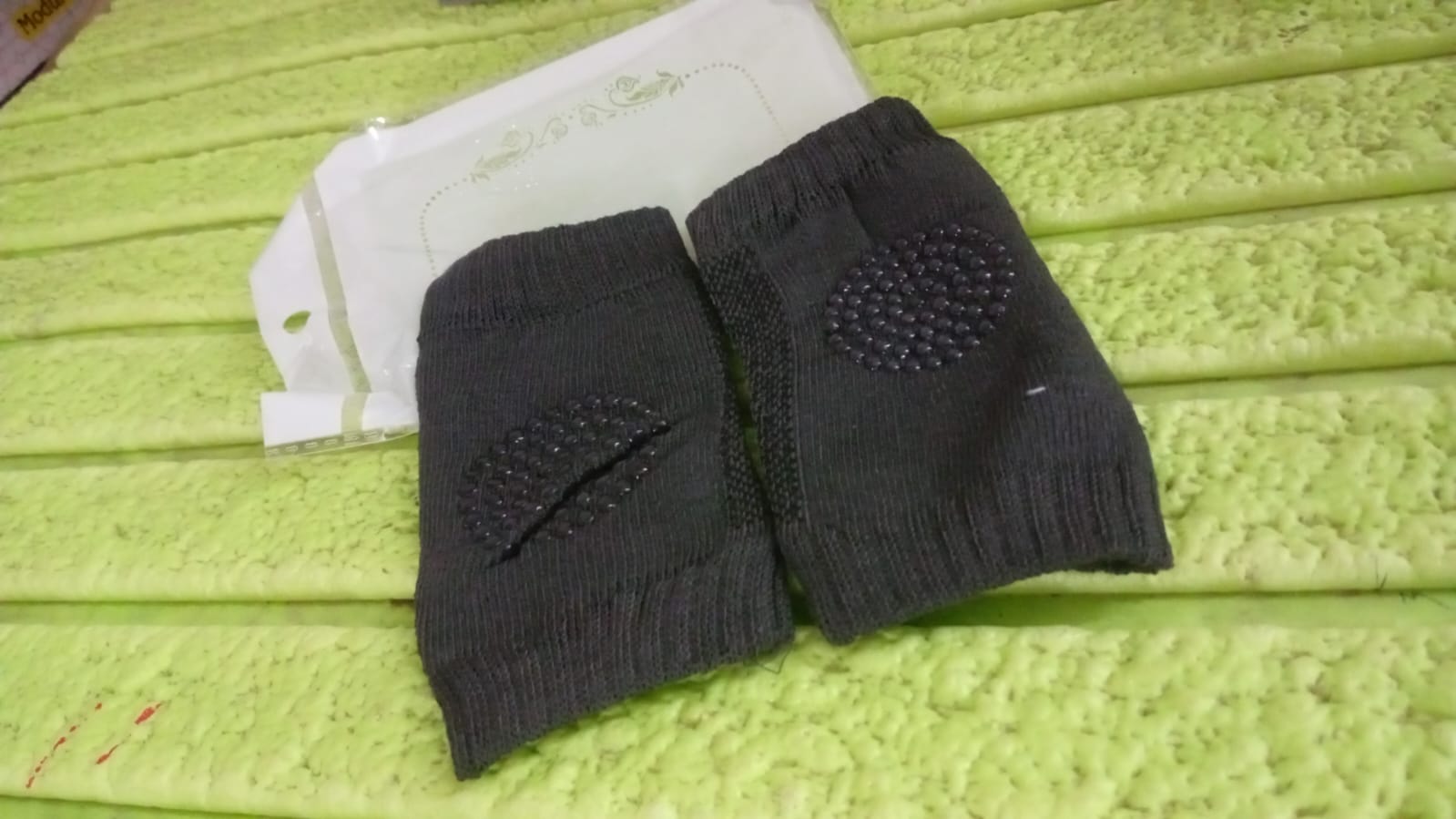 1 Pairs Baby Knee Pads for Crawling (1 Pair / 6 Cm) - Shivani Jaswal 1 Pairs Baby Knee Pads for Crawling (1 Pair / 6 Cm)