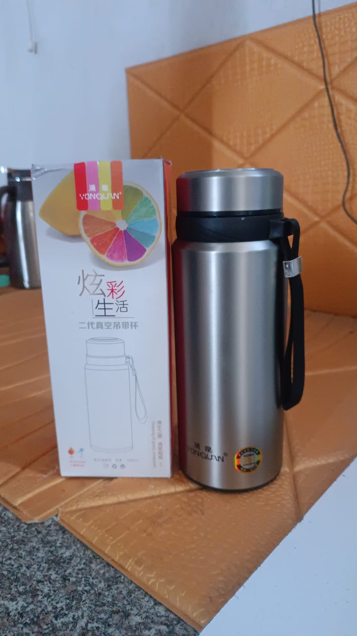 Double-Wall Stainless Steel Vacuum Insulated Bottle (1000ml Approx) - Shivani Jaswal Double-Wall Stainless Steel Vacuum Insulated Bottle (1000ml Approx)
