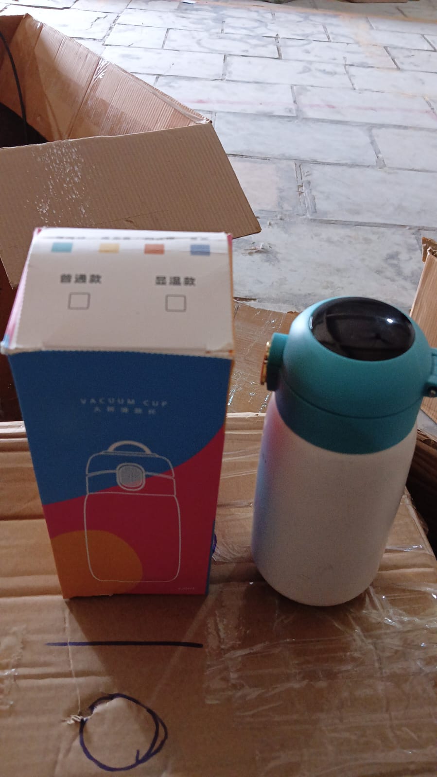 Smart Vacuum Insulated Water Bottle with LED Temperature Display (420 ML / Mix Design & Color) - Shivani Jaswal Smart Vacuum Insulated Water Bottle with LED Temperature Display (420 ML / Mix Design & Color)