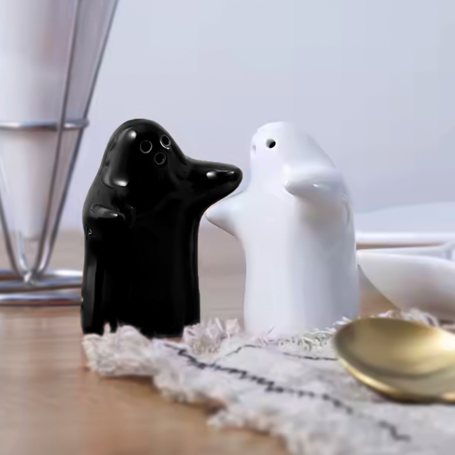 Salt and Pepper Seasoning and Spice Shakers Cute Plastic (2 Pcs Set) - Shivani Jaswal Salt and Pepper Seasoning and Spice Shakers Cute Plastic (2 Pcs Set)
