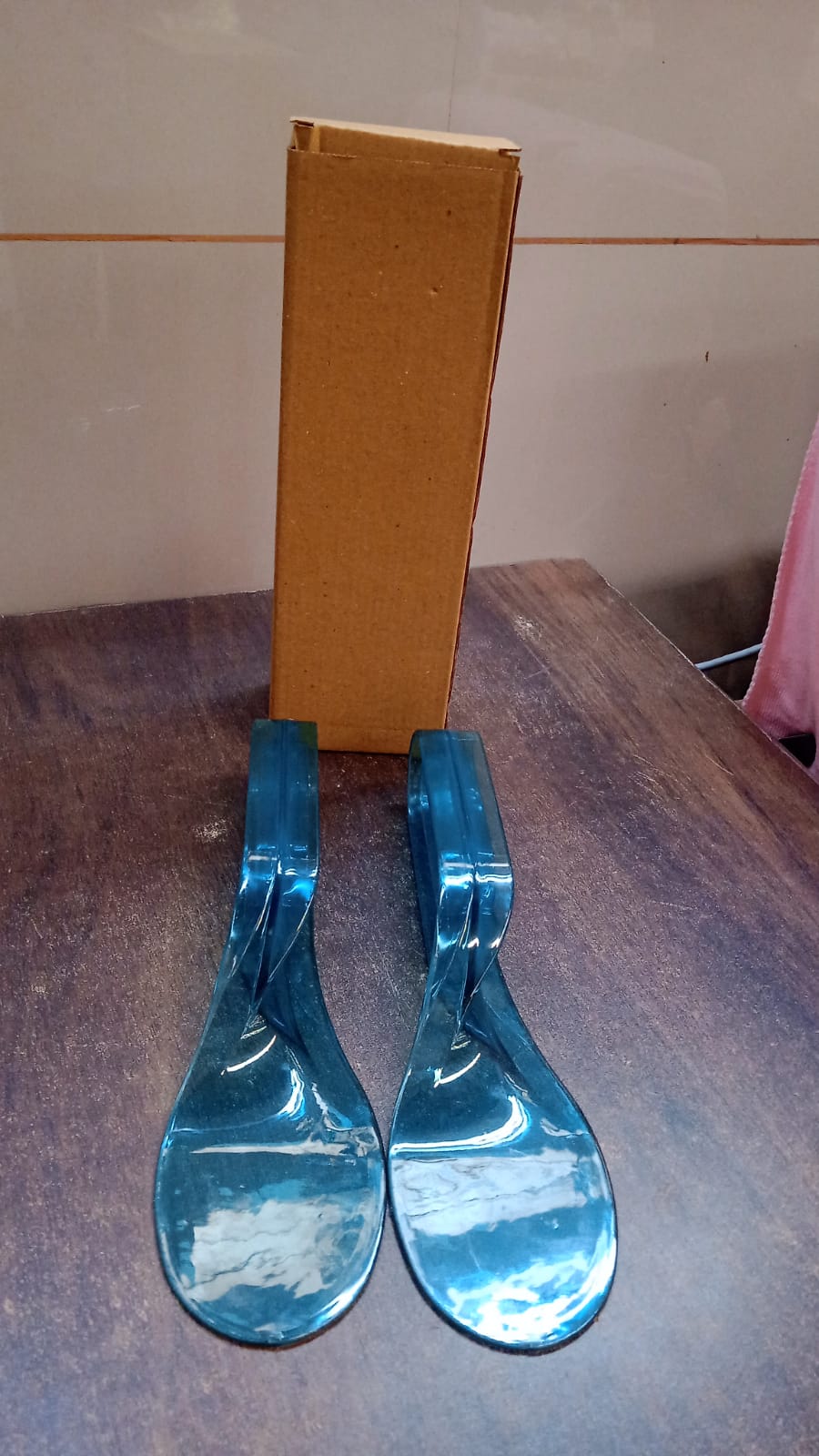 Mattress / Bedsheet Lifter Tool (Pack of 2) - Shivani Jaswal Mattress / Bedsheet Lifter Tool (Pack of 2)