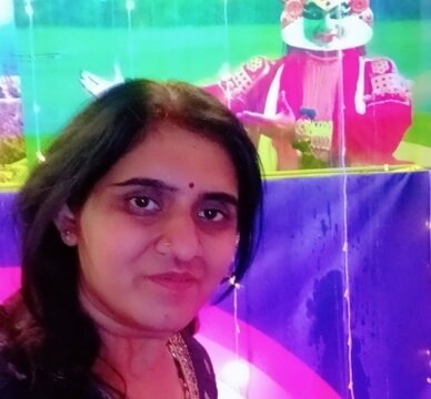 Urvashi Dubey, a passionate educator committed to empowering students through meaningful teaching and lifelong learning values.