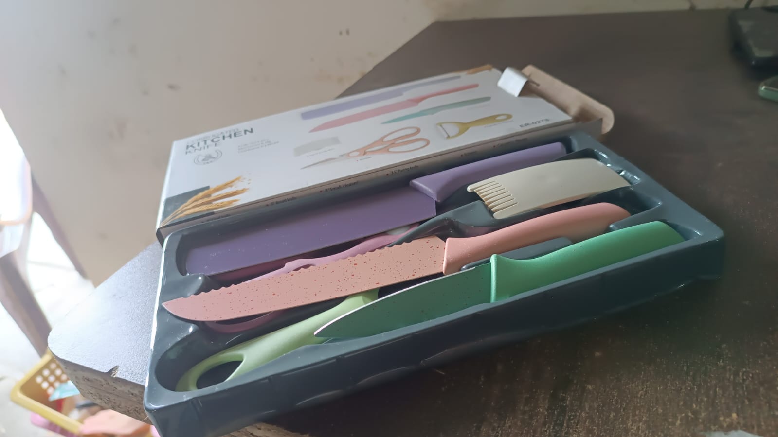 Professional Colorful Kitchen Knives Set (6 Pcs Set) - Shivani Jaswal Professional Colorful Kitchen Knives Set (6 Pcs Set)