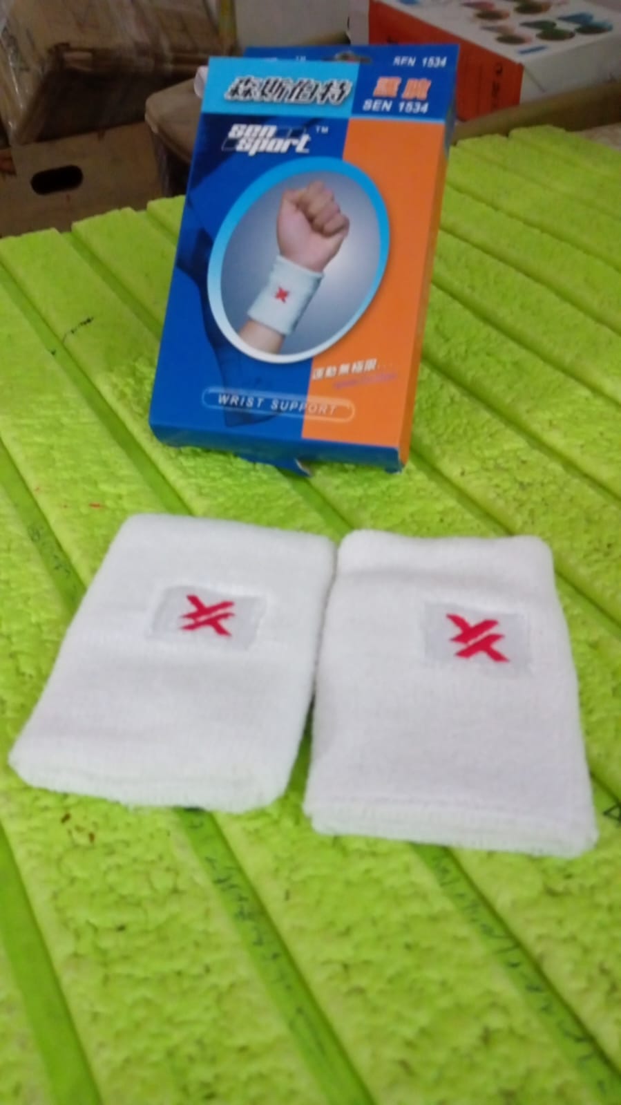 Wrist Support Band, Sleeve, Arthritis Pain Relief (1 Pair) - Shivani Jaswal Wrist Support Band, Sleeve, Arthritis Pain Relief (1 Pair)