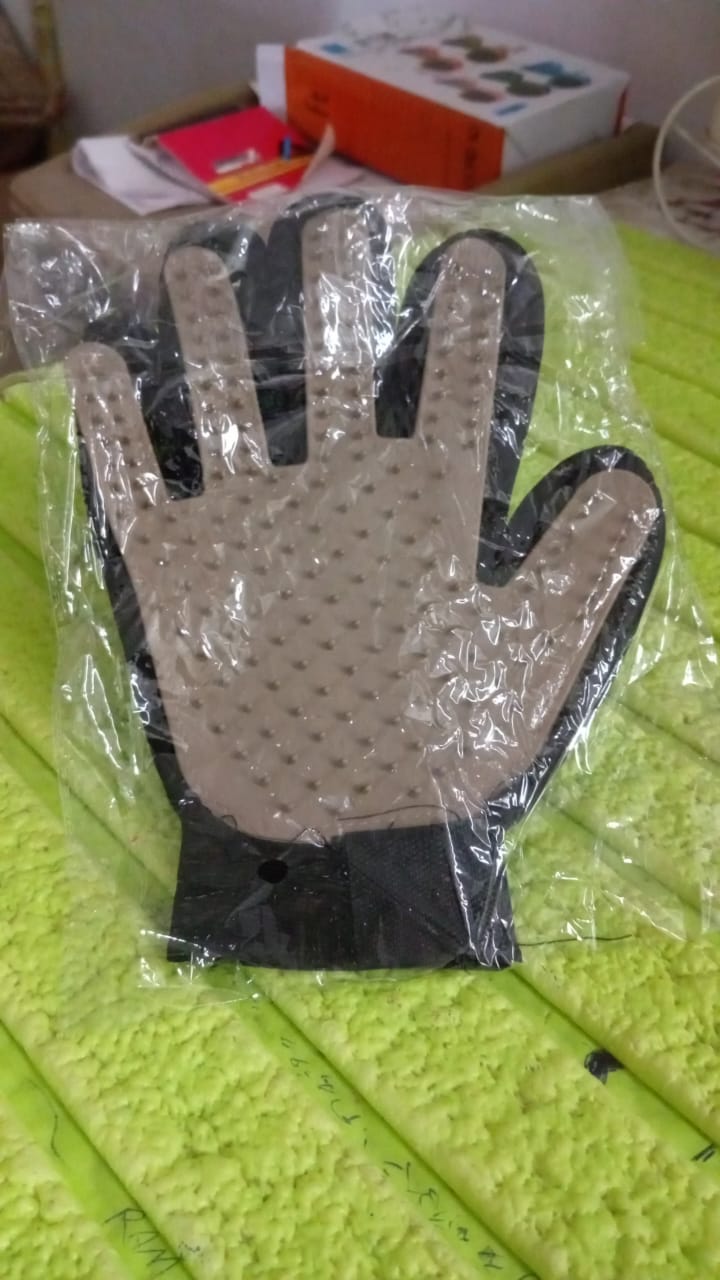 Dark Brown Gloves, Gloves Bathing Tool (1 Pc) - Shivani Jaswal Dark Brown Gloves, Gloves Bathing Tool (1 Pc)