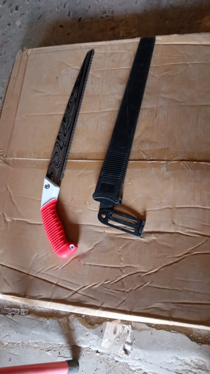 Hand Pruning Saw for Tree Branch Cutter (1 Pc With Cover) - Shivani Jaswal Hand Pruning Saw for Tree Branch Cutter (1 Pc With Cover)