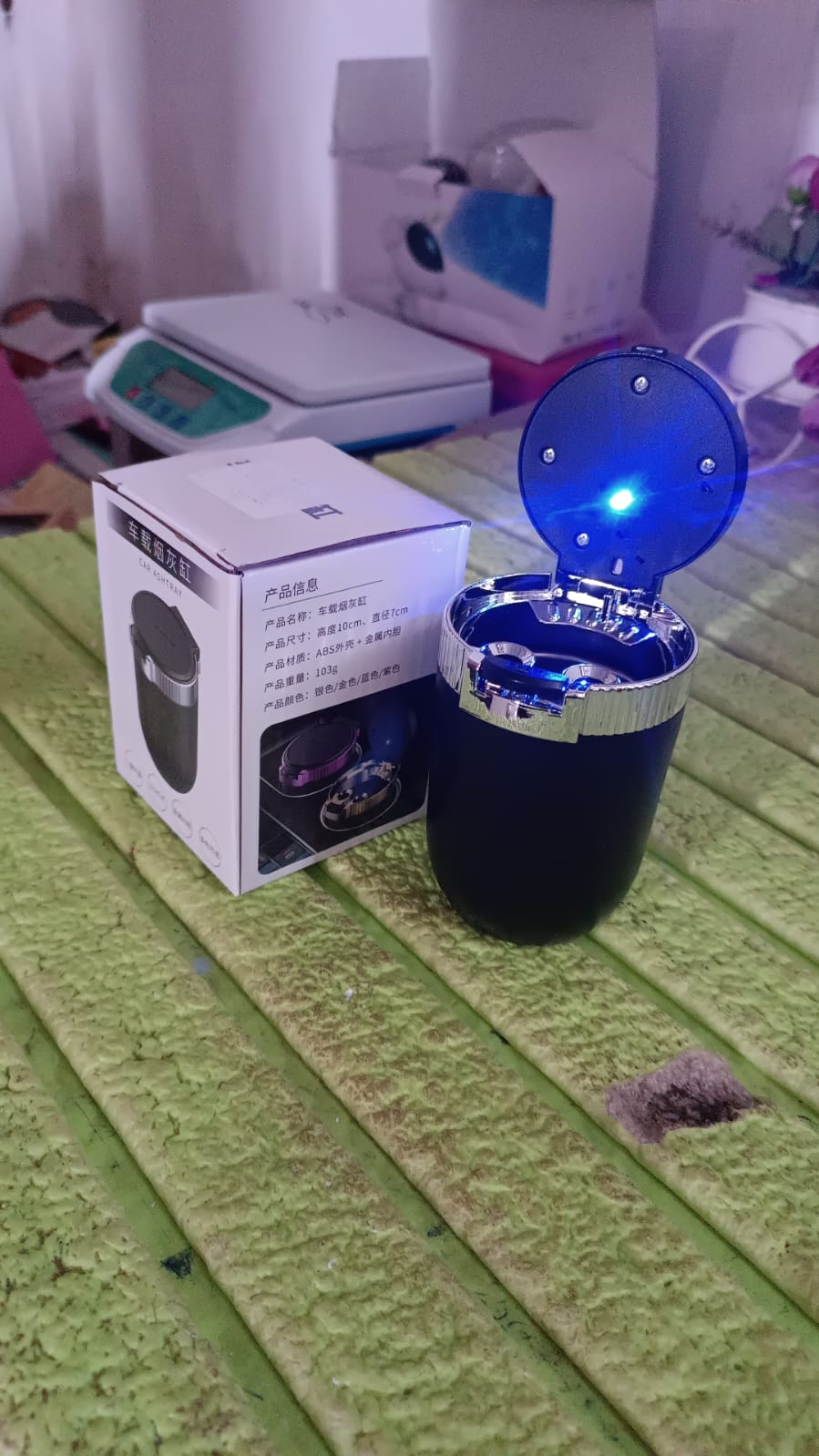 Portable Car Ashtray with Lid and Blue LED Light (1 Pc) - Shivani Jaswal Portable Car Ashtray with Lid and Blue LED Light (1 Pc)