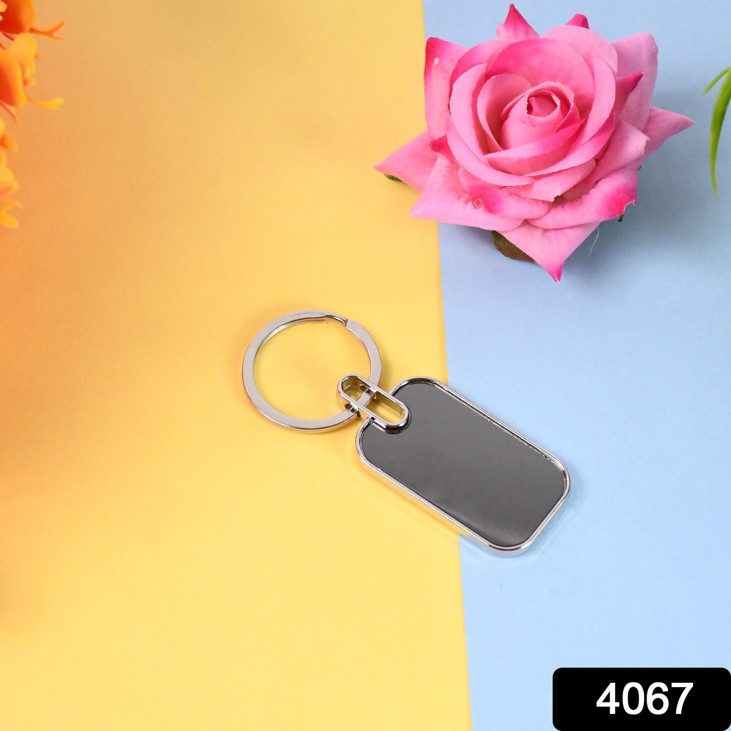 Keyring Metal Keychain Handbag Charm Round Oval Key Rings (1 Pc) - Shivani Jaswal Keyring Metal Keychain Handbag Charm Round Oval Key Rings (1 Pc)