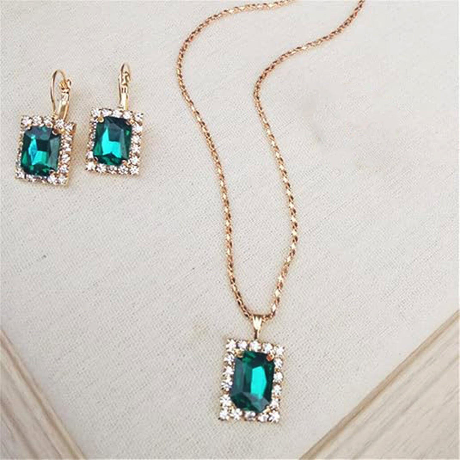 Stone Pendant Necklace Chain Set with Earrings (1 Set / Mix Color & Design) - Shivani Jaswal Stone Pendant Necklace Chain Set with Earrings (1 Set / Mix Color & Design)
