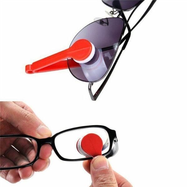 5 Pc Goggle Cleaner With Box used for cleaning glasses and goggles and can be used in all kinds of places like household and official.