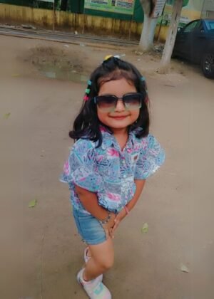 ZOVUTA Kids Hexagonal UV-Protected Sunglasses – Trendy Goggles for Boys & Girls