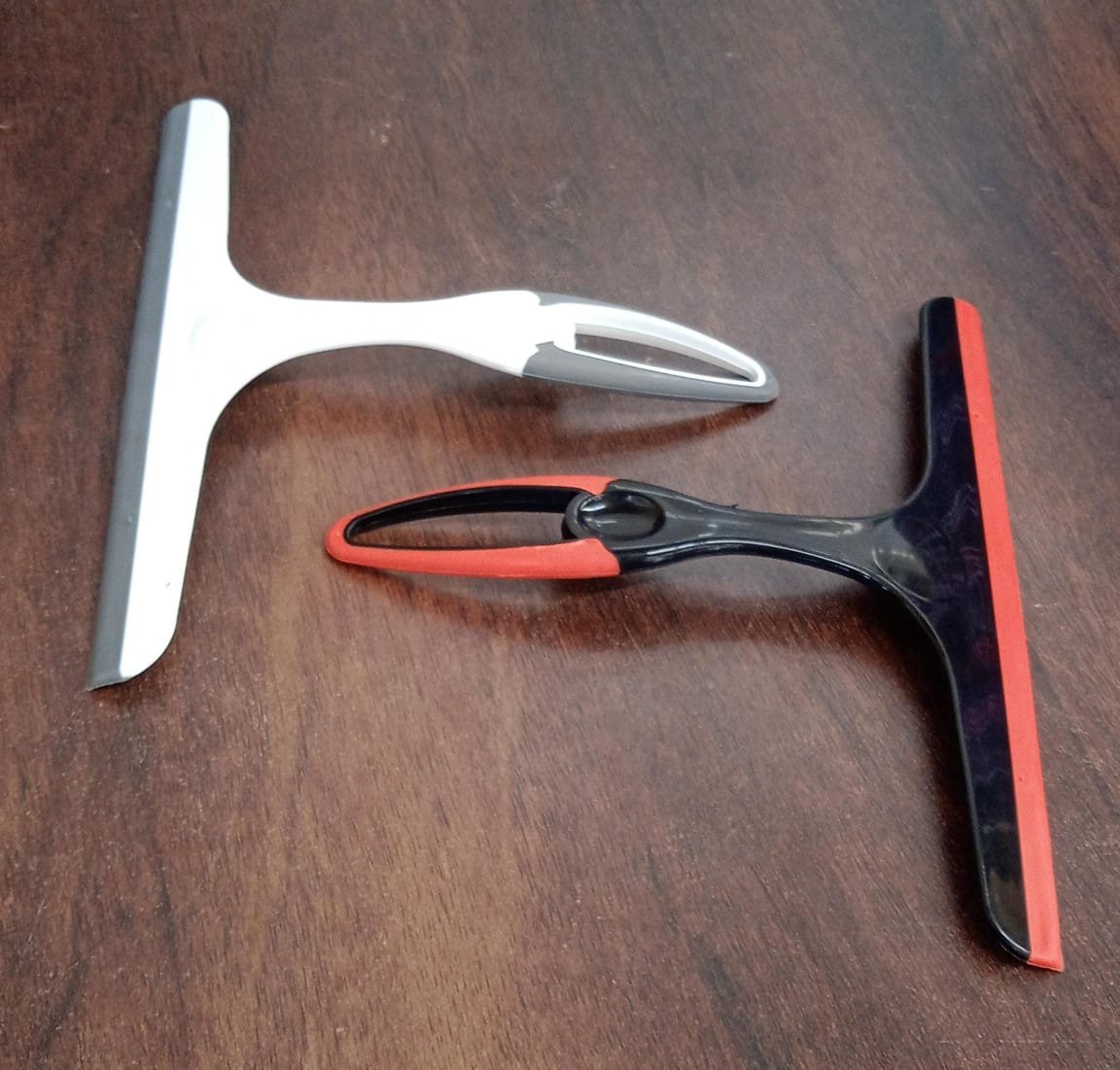 Plastic Kitchen Wiper - Silicone Head for Windows, Glass & Surfaces (1pc) - Shivani Jaswal Plastic Kitchen Wiper - Silicone Head for Windows, Glass & Surfaces (1pc)