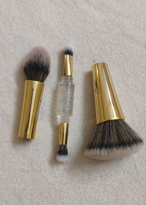 MARS 4 in 1 Travel Brush Set Foundation, Powder, Eyeshadow & Flat Brushes - Shivani Jaswal MARS 4 in 1 Travel Brush Set – Compact Makeup Brushes for Women
