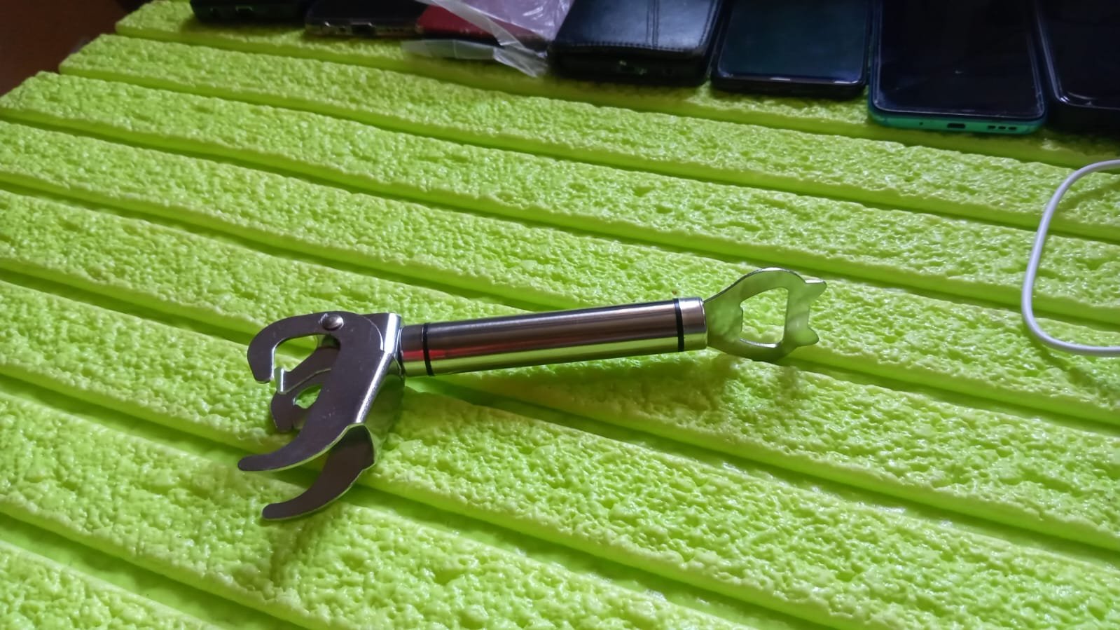 Hot Bowl Holder Dish Clamp Pot Pan Gripper Clip Retriever Handle - Shivani Jaswal Hot Bowl Holder Dish Clamp Pot Pan Gripper Clip Retriever Handle