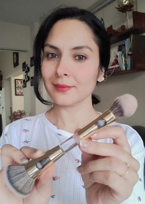 MARS 4 in 1 Travel Brush Set Foundation, Powder, Eyeshadow & Flat Brushes - Shivani Jaswal MARS 4 in 1 Travel Brush Set – Compact Makeup Brushes for Women