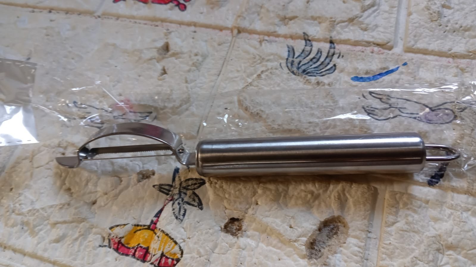 Kitchen Vegetable Peeler, Fruit Peeler, Ergonomic Handle Safe and Easy to Use for Potatoes,Apples,Pears Tomatoes,Carrots,Cucumbers Kitchen Accessory, Kitchen Gadgets (1 Pc) - Shivani Jaswal Kitchen Vegetable Peeler, Fruit Peeler, Ergonomic Handle Safe and Easy to Use for Potatoes,Apples,Pears Tomatoes,Carrots,Cucumbers Kitchen Accessory, Kitchen Gadgets (1 Pc)