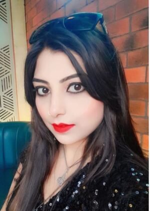 LAKMÉ Absolute Beyond Matte Lipstick – Red Ruby Shade | Lightweight & Long-Lasting