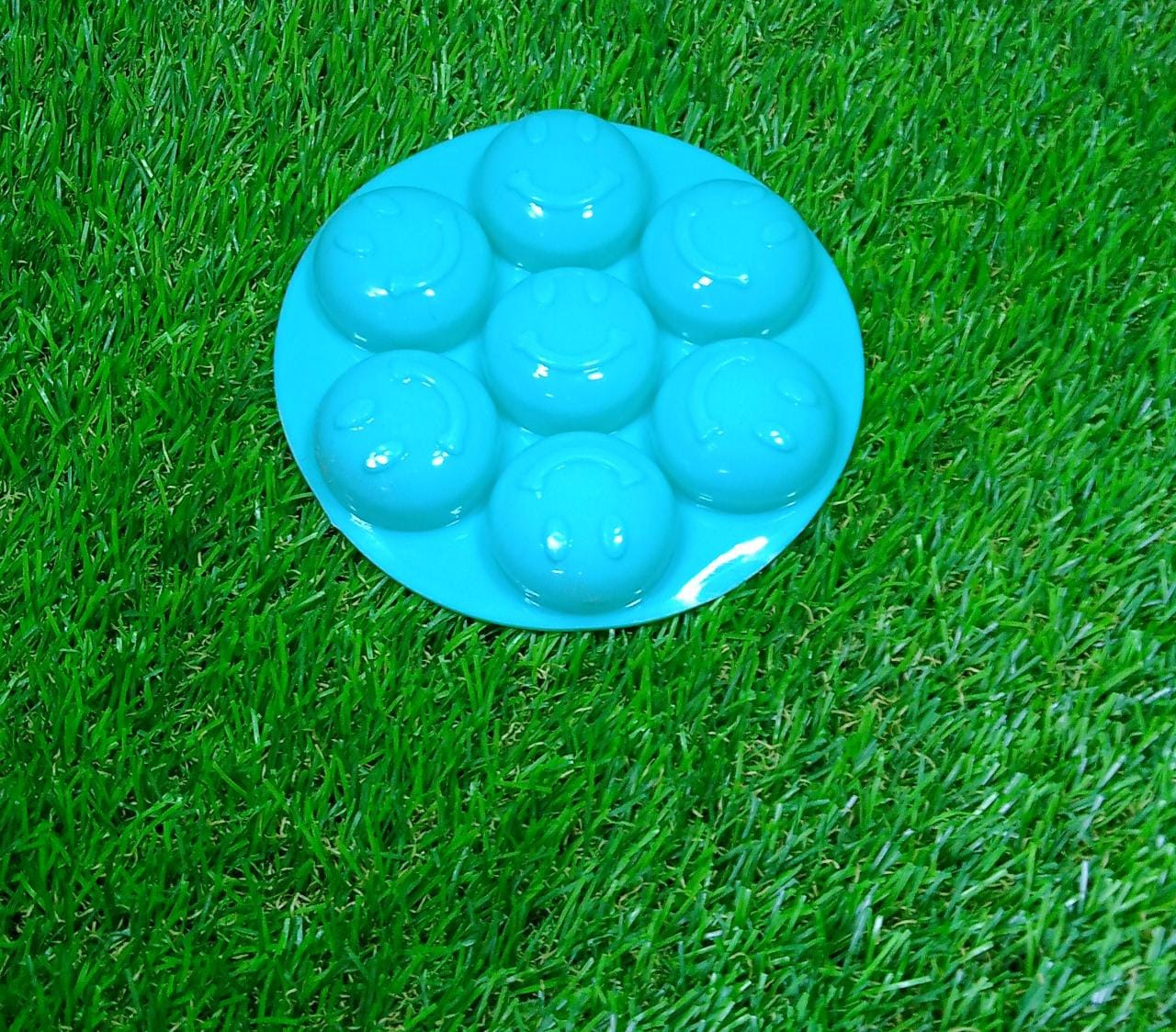7cavity smiley shape chocolate mold tray cake baking mold Flexible silicone chocolate making tool - Shivani Jaswal 7cavity smiley shape chocolate mold tray cake baking mold Flexible silicone chocolate making tool
