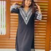 Women’s Black Embroidered Kurta Set with V-Neck and Leaf Pattern Trim
